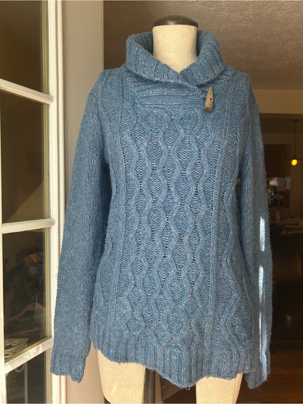 Orvis woman’s Blue Cable Knit Cowl Neck Sweater with Toggle. Cotton blend. Small